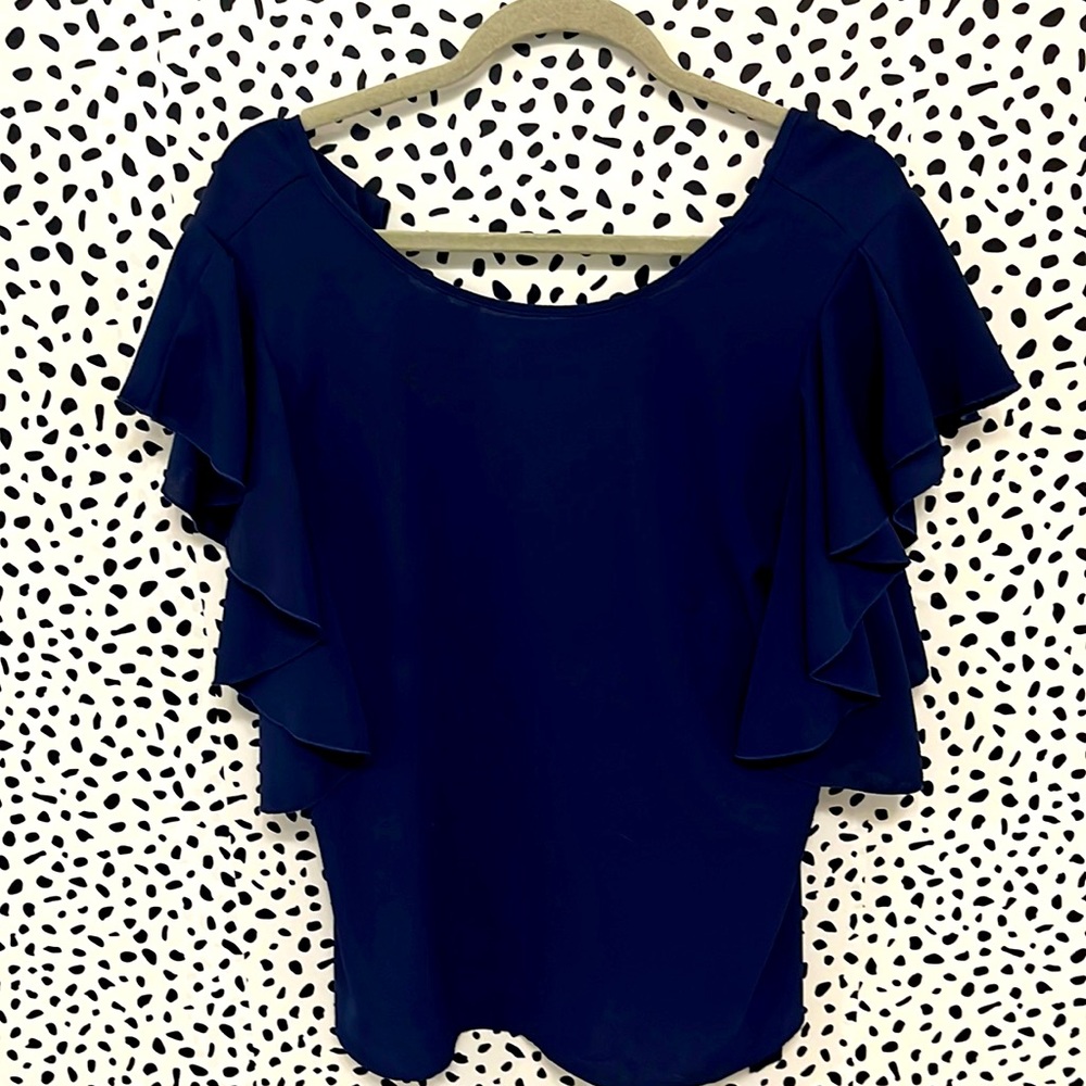 NAVY BLOUSE WITH RUFFLES ANS BOW IN BACK **NEVER WORN